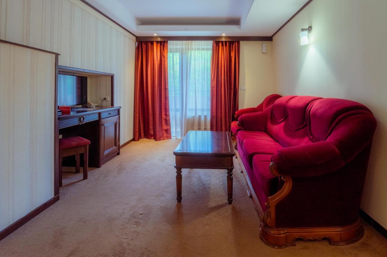 Hotel Perla Slanic Moldova Exterior photo