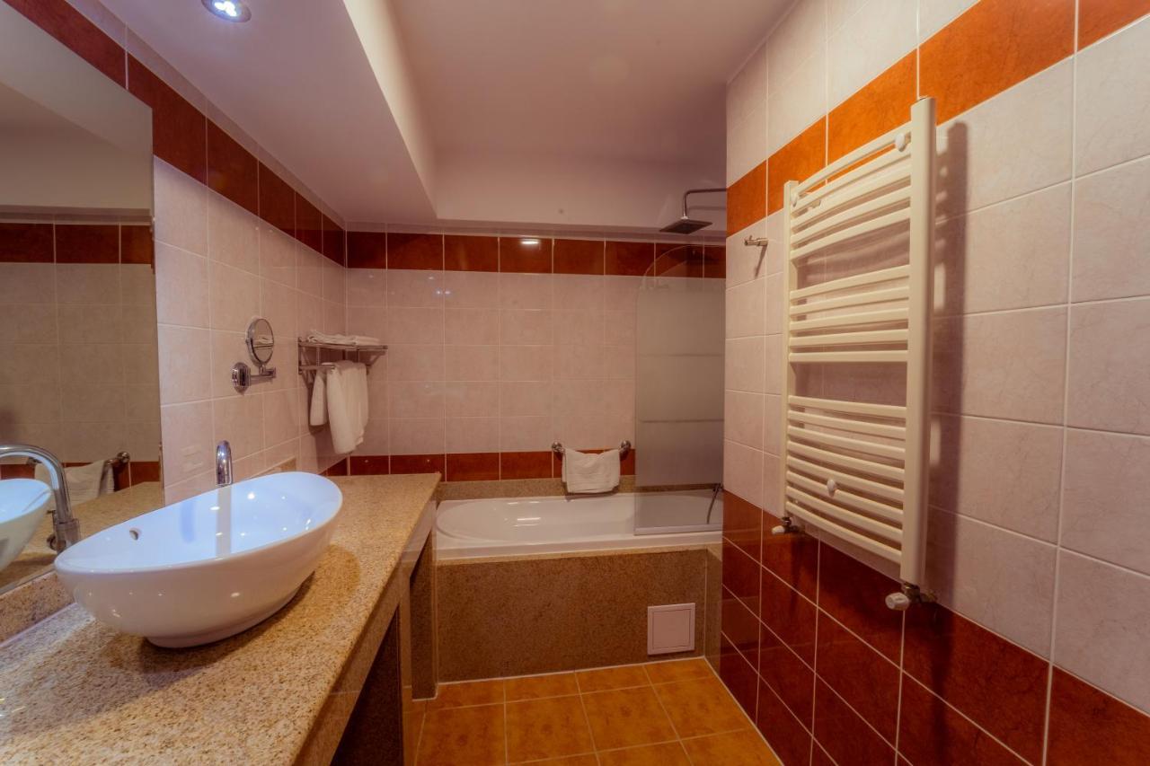 Hotel Perla Slanic Moldova Exterior photo